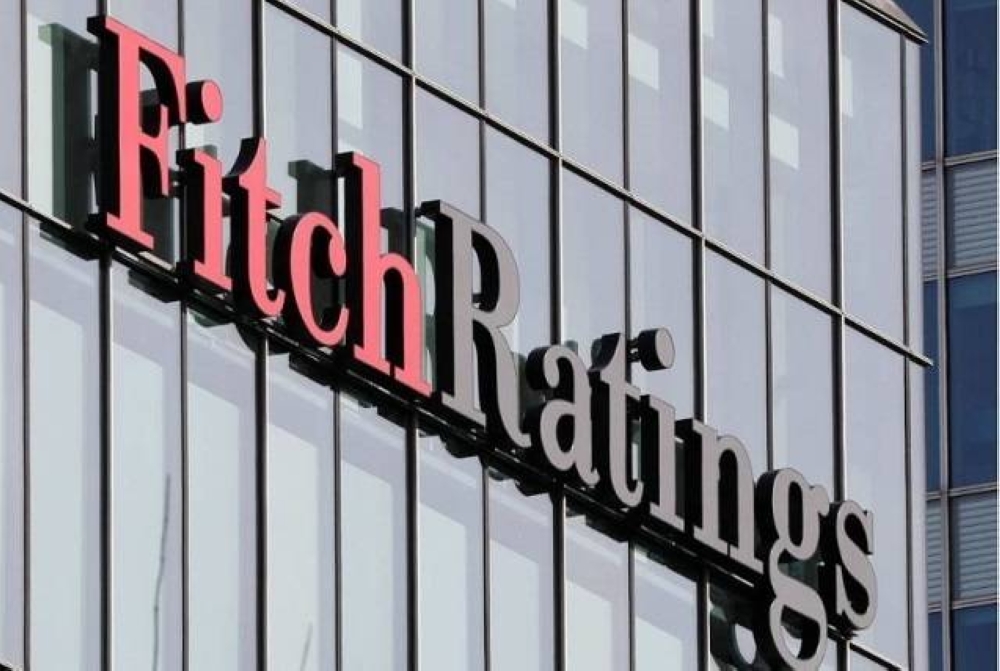 Fitch mantiene calificación de El Salvador en «B-» con perspectiva estable tras acuerdo con FMI