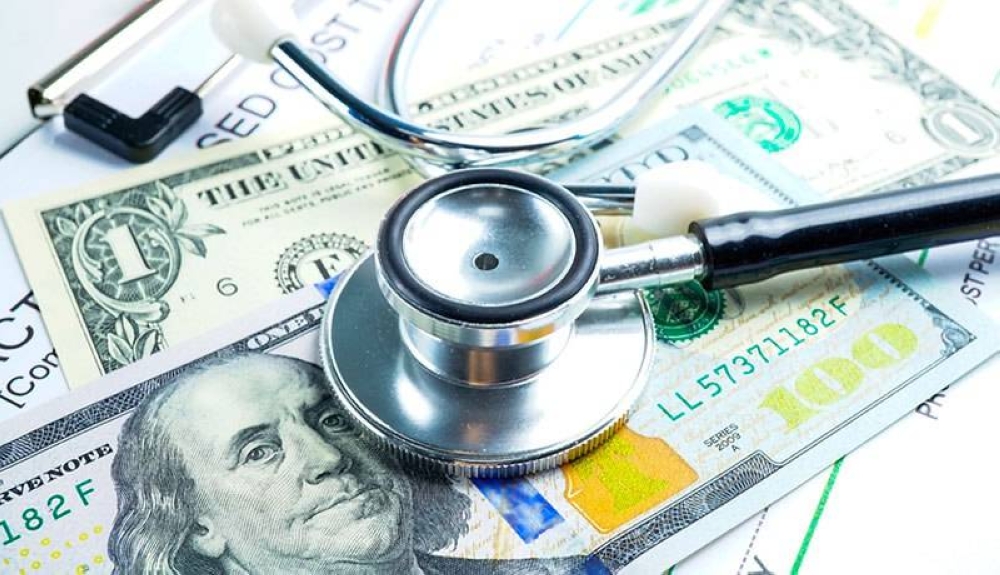 El 4 % de los salvadoreños gasta 10 % de sus ingresos en atención médica