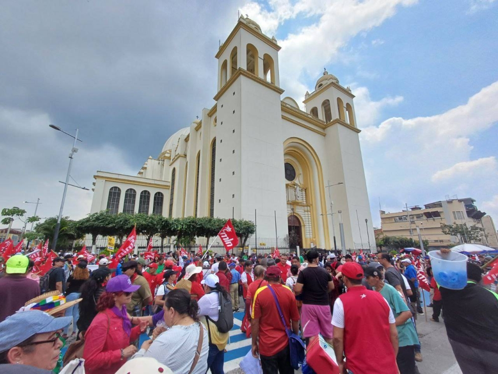 FOTOS: así fueron las marchas del Día del Trabajo en El Salvador