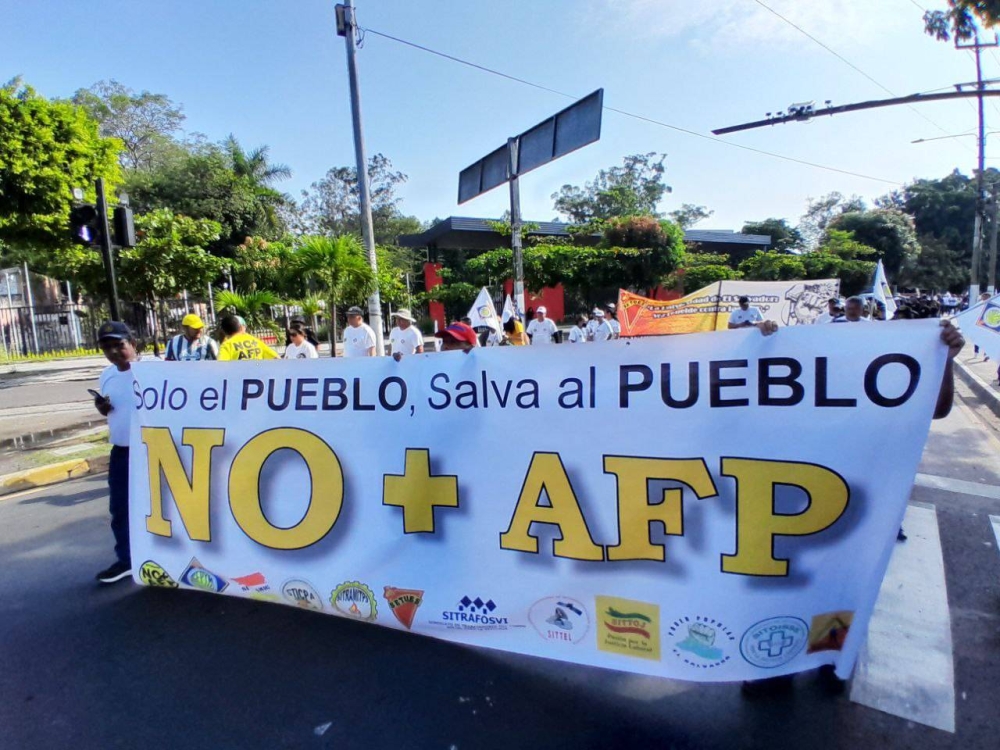Movimiento insiste en nacionalización de las pensiones y maestros piden régimen especial