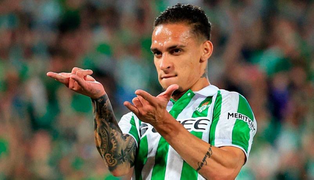 El Betis deja con vida a la Fiorentina en semis de la Conference League