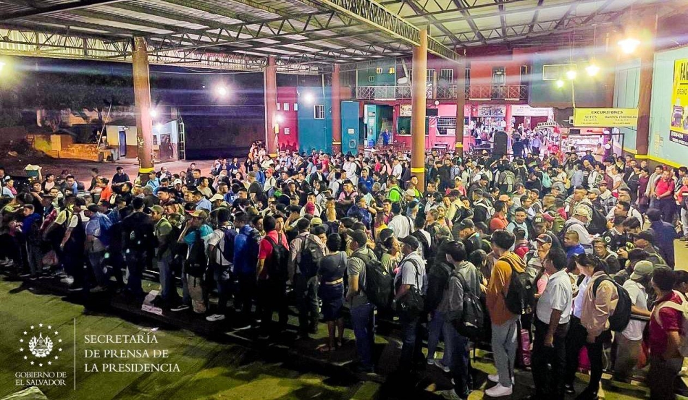 Bukele ordena a PNC capturar a buseros que no brindaron servicio por cierre de Los Chorros