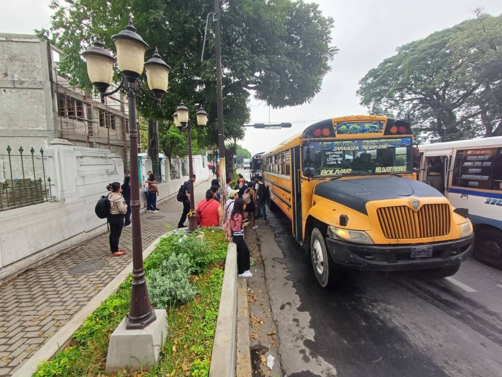 Alcaldía de San Salvador Centro habilita su flota de buses tras escasez de transporte