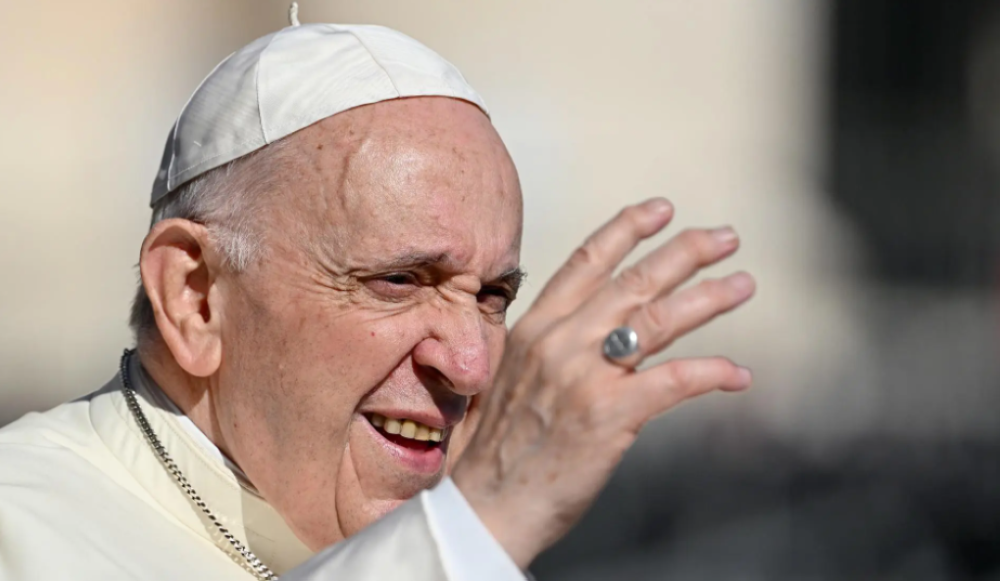 Anulan el Anillo del Pescador de Francisco 16 días después de su muerte