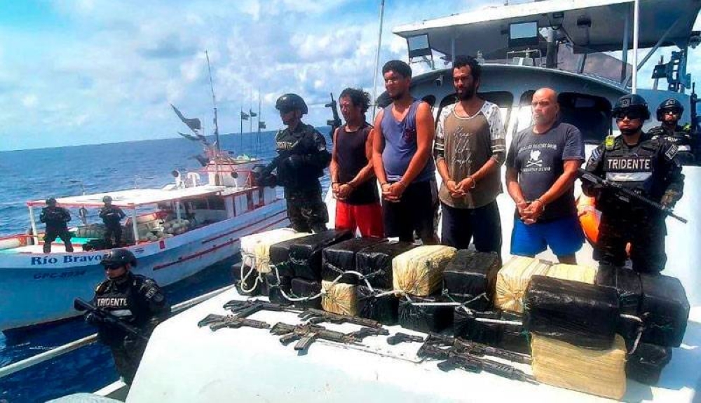 Marina incauta una tonelada de cocaína en altamar valorada en $25.6 millones