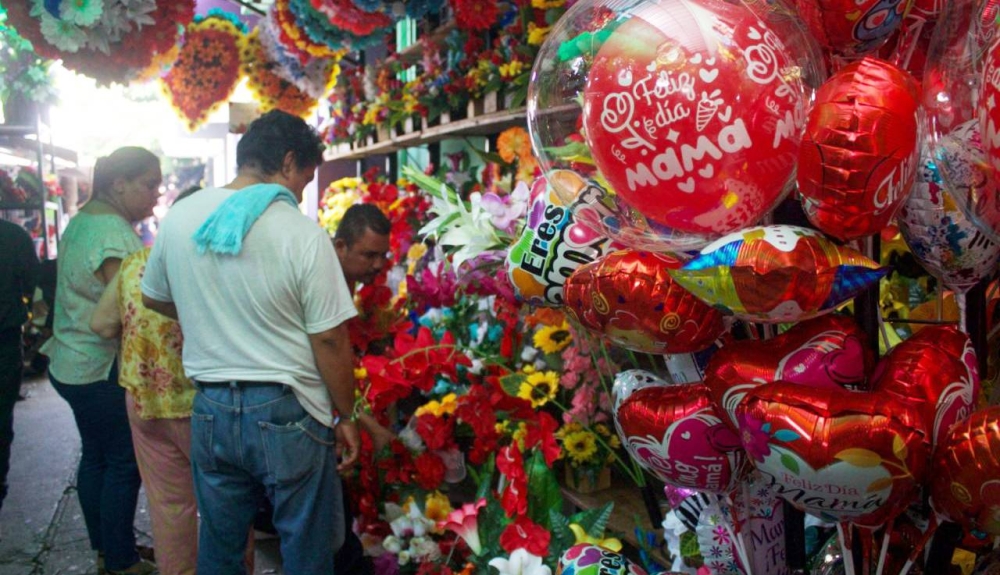 Siete de cada 10 salvadoreños celebrarán el Día de la Madre este sábado