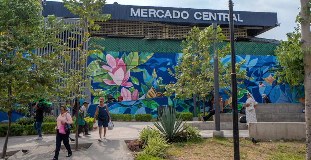 Extienden horarios de mercados municipales en San Salvador Centro por el día de la madre