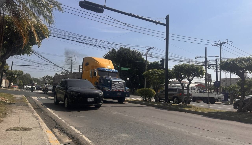 Transportistas de carga pesada confirman retrasos y gastos extras por cierre de Los Chorros