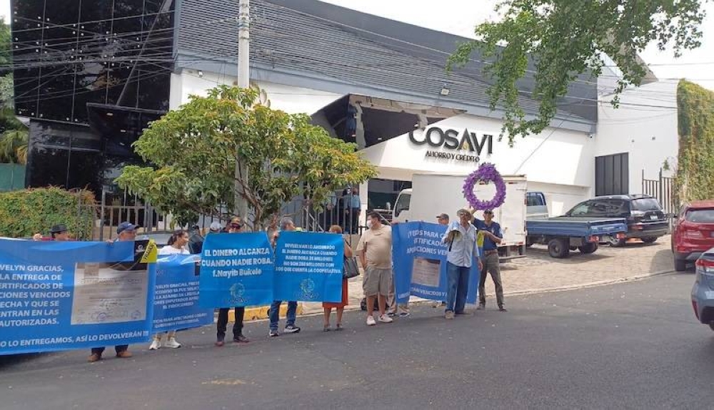 Afectados COSAVI reclaman su dinero y denuncian intromisión política en el caso