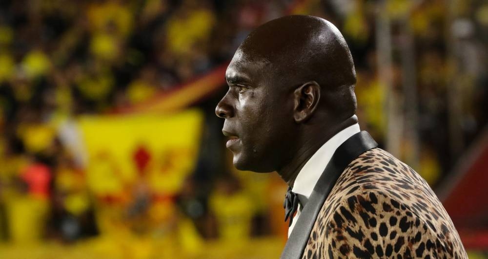 Barcelona SC pierde ante River Plate, pero Segundo Castillo no pierde su elegancia al usar un traje de leopardo