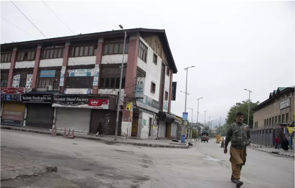 India denuncia que Pakistán ha violado el alto el fuego a las pocas horas de comenzar