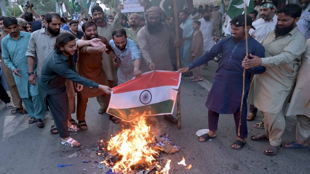 La peor escalada entre la India y Pakistán en el siglo XXI deja más de cien muertos