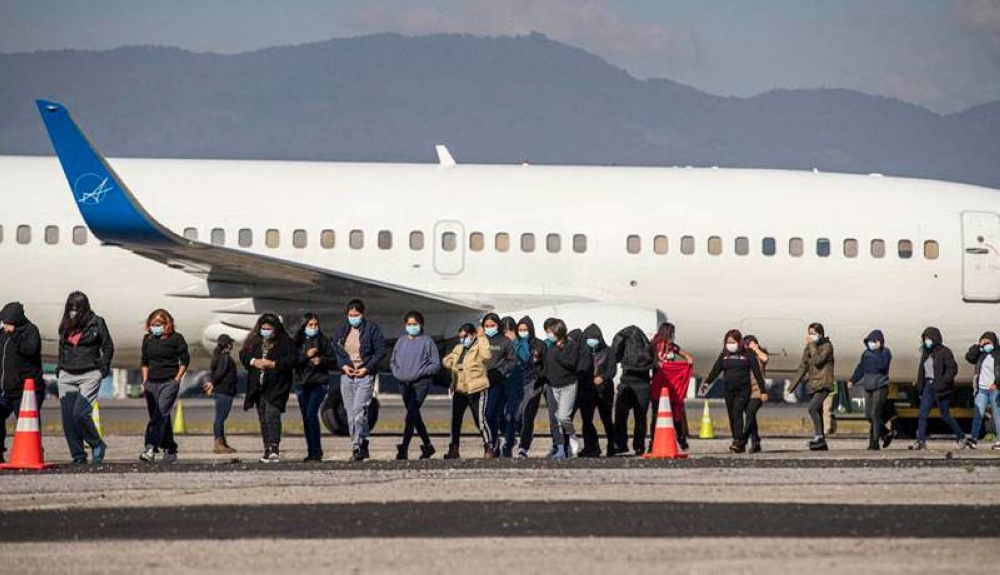 Trump subraya su frustración con los jueces por frenar su política de deportaciones