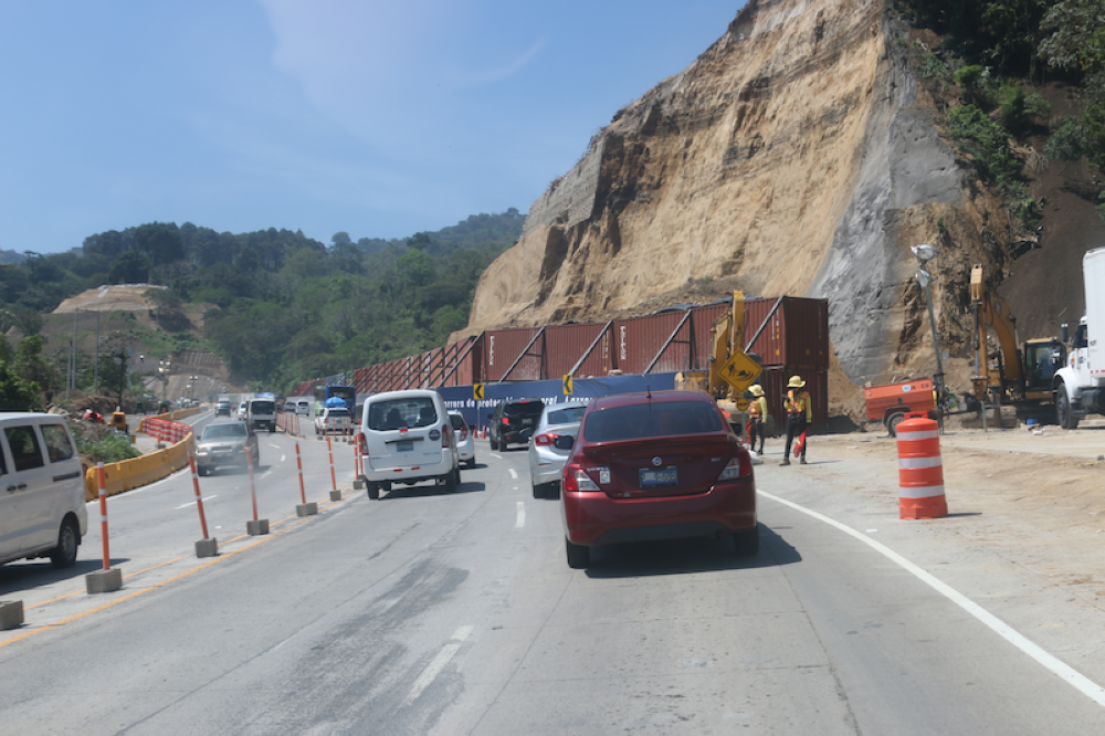 El paso por Los Chorros transcurre con normalidad, tráfico fluido