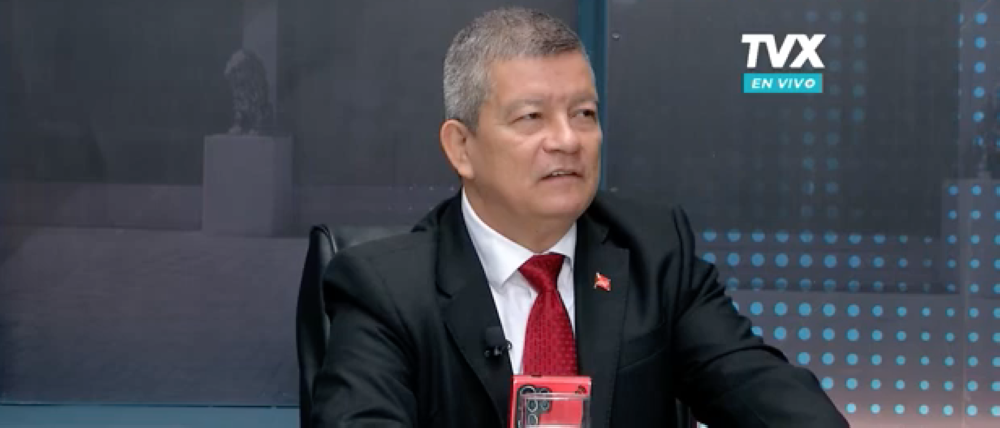 El FMLN pide al Gobierno elevar el salario mínimo a 500 dólares