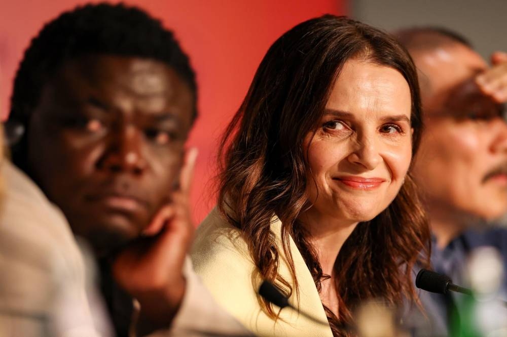 Juliette Binoche: Trump intenta salvar a Estados Unidos y su propio trasero