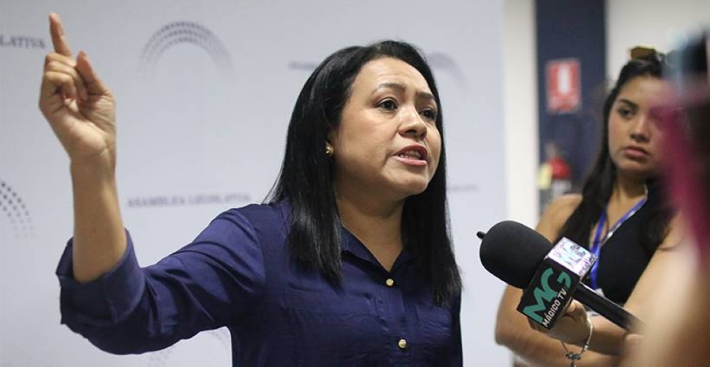 Cesia Rivas: «Parece que la intención es expropiar los buses de los transportistas»