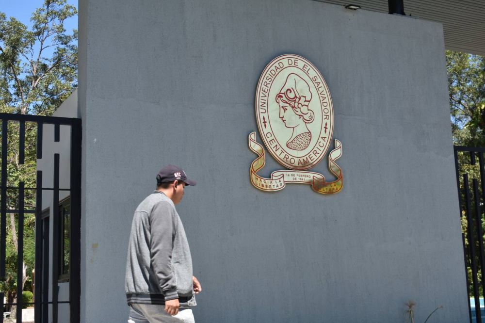 Gobierno entregó más de $25 millones a la UES y salda deuda