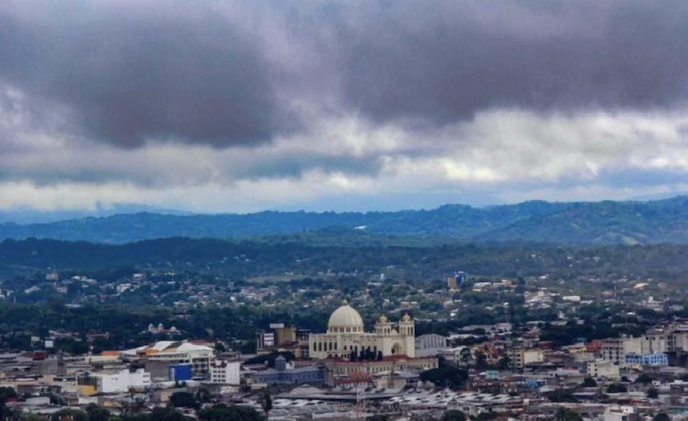 Medio Ambiente prevé consolidación de lluvias en El Salvador a finales de mayo
