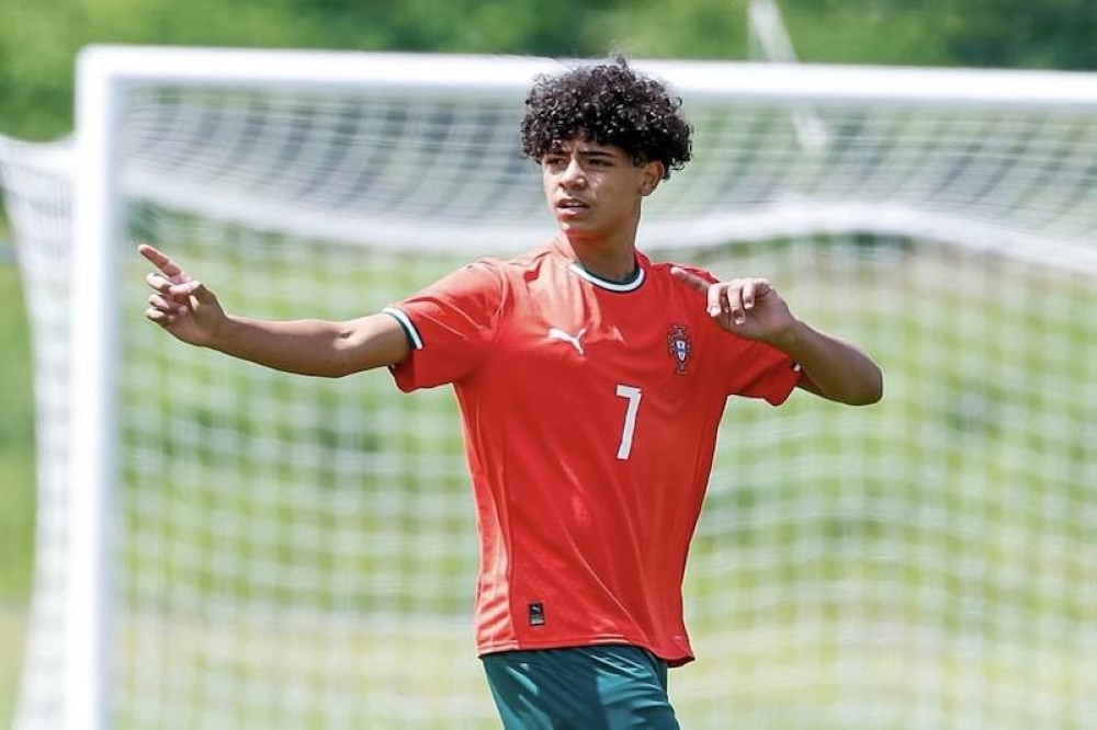 El hijo de Cristiano Ronaldo marca un doblete y levanta su primer trofeo con Portugal