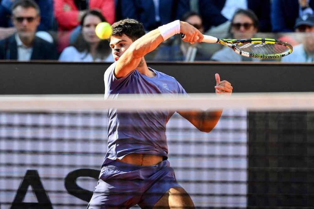 El español Alcaraz vence a Sinner y gana su primer título en Roma