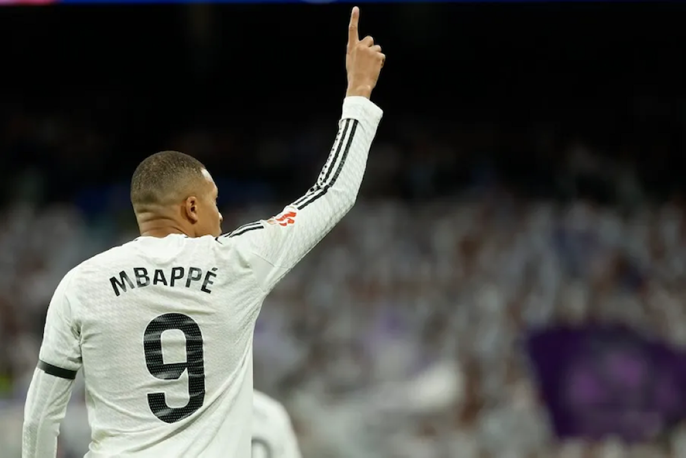 Mbappé se acerca al Pichichi con cuatro goles más que Lewandowski