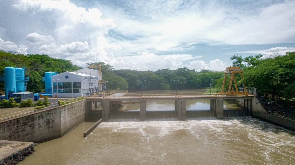 ANDA aplicará sulfato de aluminio para limpiar sedimentos color «chocolate» del río Lempa durante lluvias