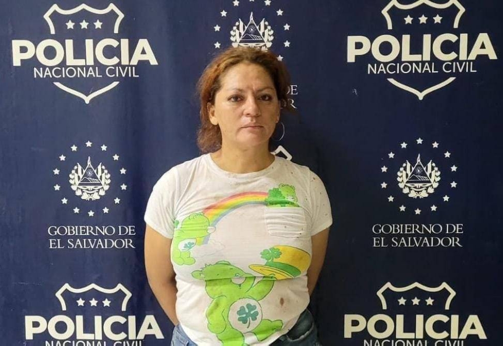 Arrestan a mujer y la señalan de matar a su ex y actual pareja en San Miguel