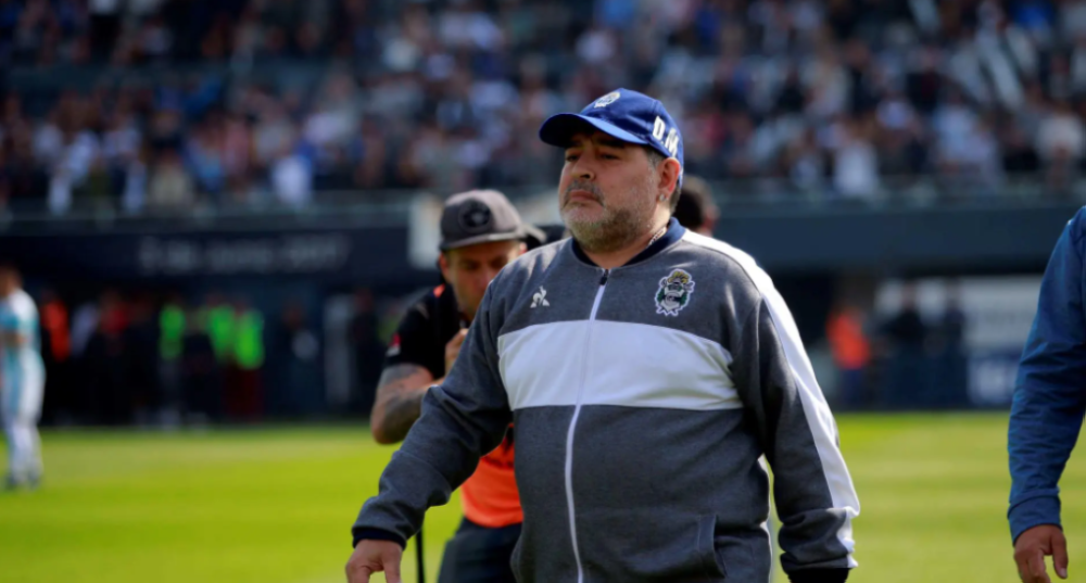 El juicio de Maradona se suspende por una semana por acusación de parcialidad de una jueza