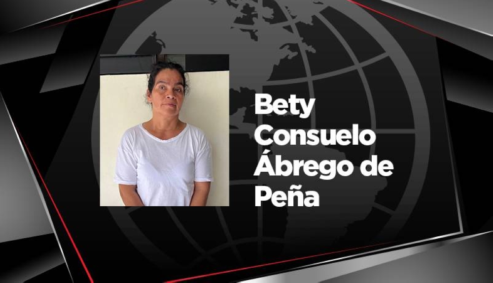 Mujer seguirá detenida por poseer 5 gramos de cocaína valorados en $125