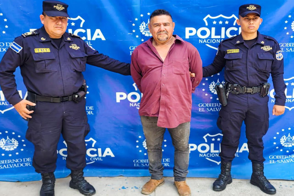 Capturan a hombre que amenazó con corvo a motorista de ruta 21