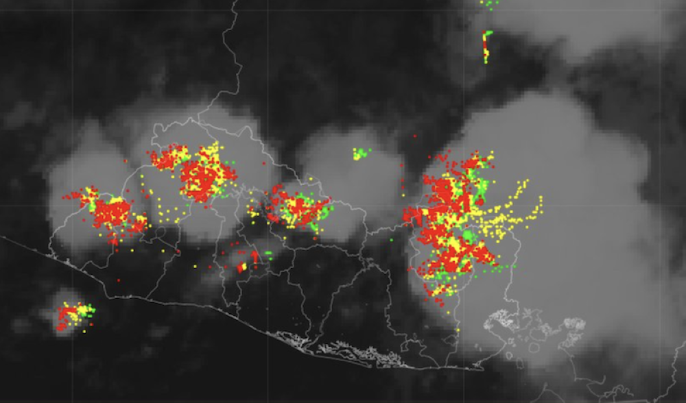 «Pronostican lluvias y tormentas en varias zonas de El Salvador este viernes»