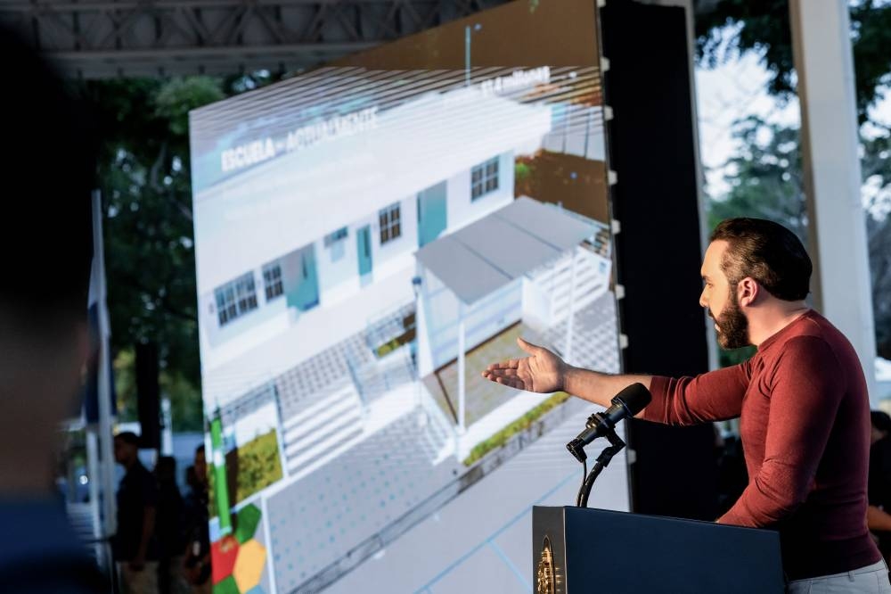 ¿Qué respondió Bukele ante el cierre de escuelas?