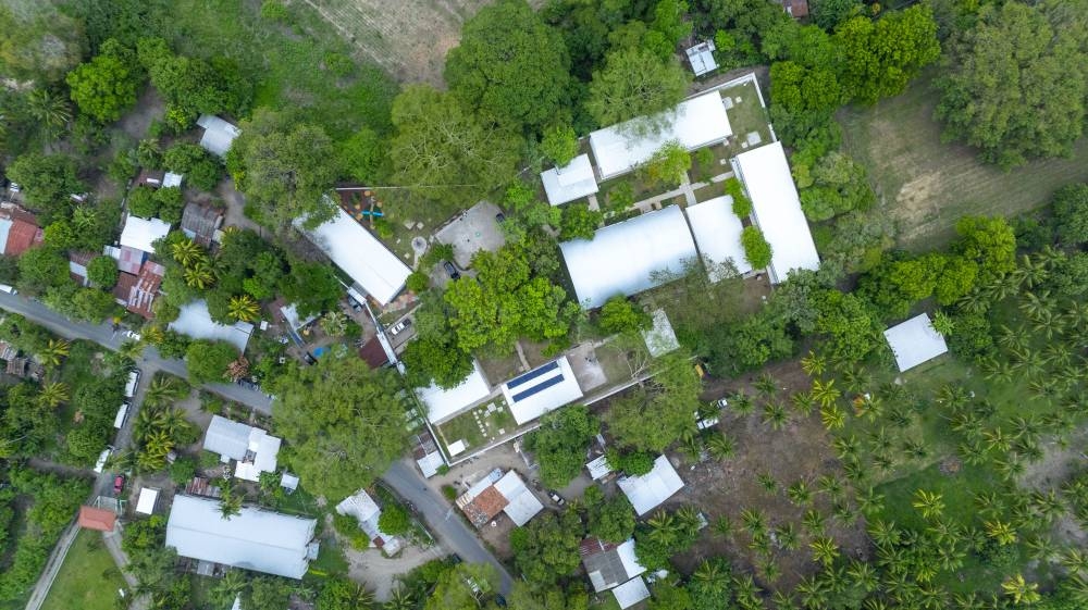 El 80 % de las escuelas ya tienen conexión a Internet con fibra óptica