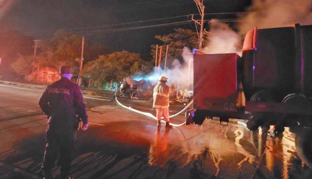 Choque de rastra con un vehículo dejó un fallecido y dos lesionados