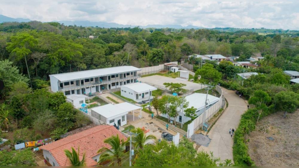 En este link puede verificar las escuelas intervenidas cada día según el gobierno