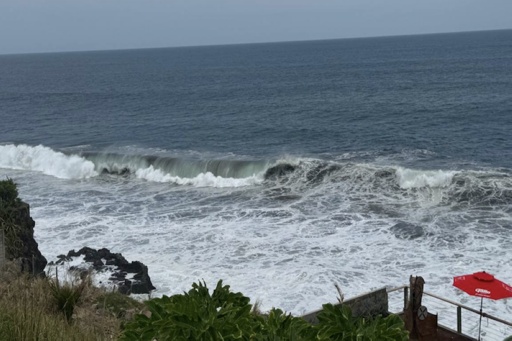 El oleaje alto seguirá siendo un peligro para la costa salvadoreña, según Protección Civil