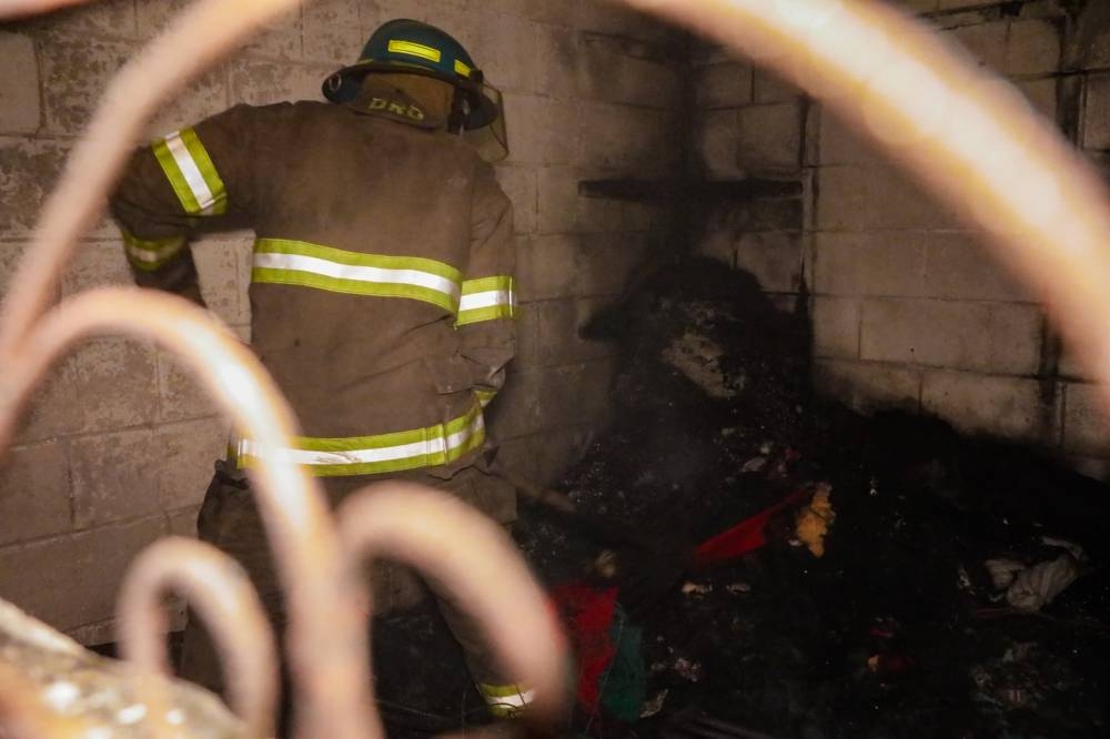 Incendio en vivienda en Apopa deja a una persona quemada