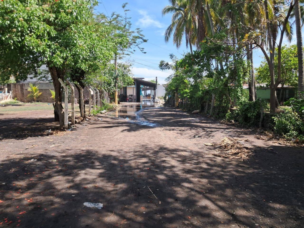 Más de 50 ranchos cerrarían esta semana en El Majahual por fuerte oleaje