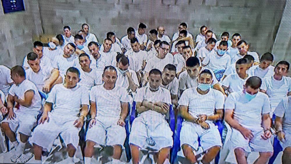 Más de 252 pandilleros de la MS-13 enfrentan juicio por vinculación a cuatro cementerios clandestinos en La Libertad