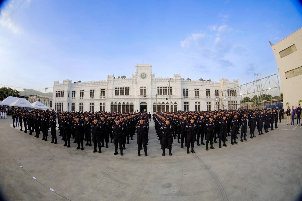 Juramentan a 251 nuevos agentes de la PNC