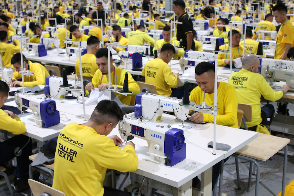 Diputados aprueban $10 millones para alimentación en Centros Penales por el «incremento de la población reclusa»