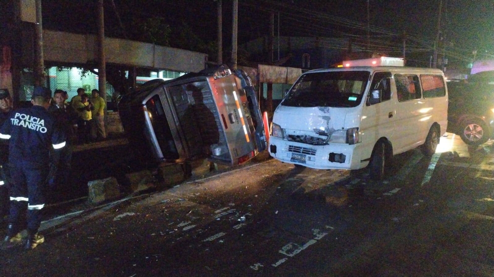 Accidentes viales en las últimas horas dejan un muerto, cinco personas lesionadas y un vehículo volcado