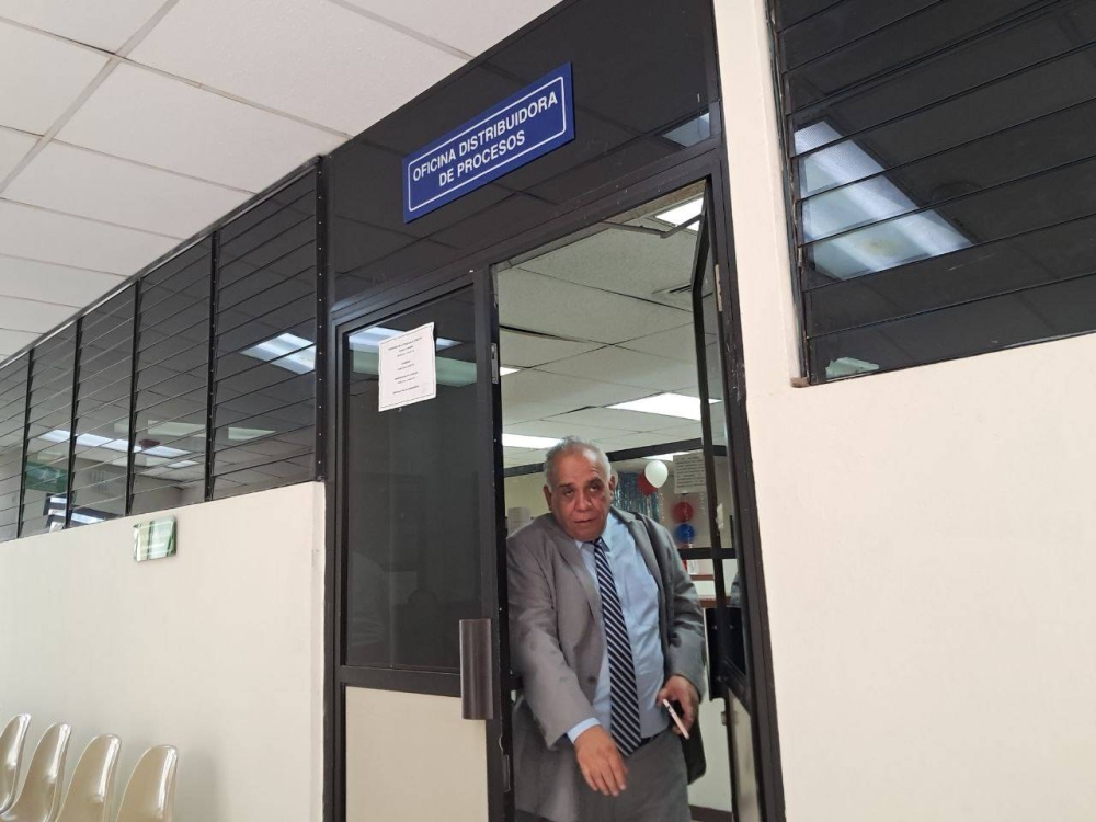 Fiscalía acusa a Ruth López y juzgado pone reserva total al caso