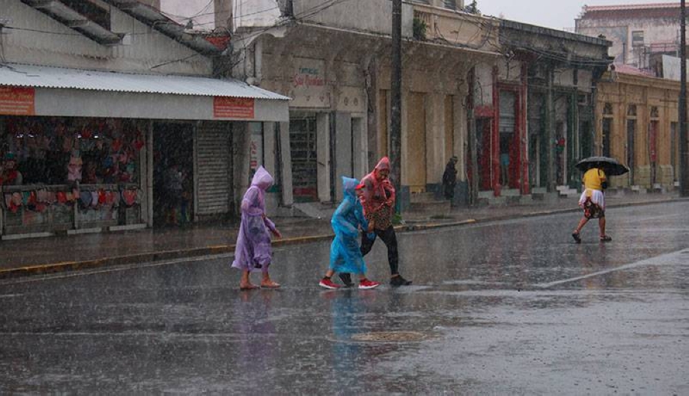 Protección Civil emite alerta por choque de onda tropical y Zona de Convergencia Intertropical