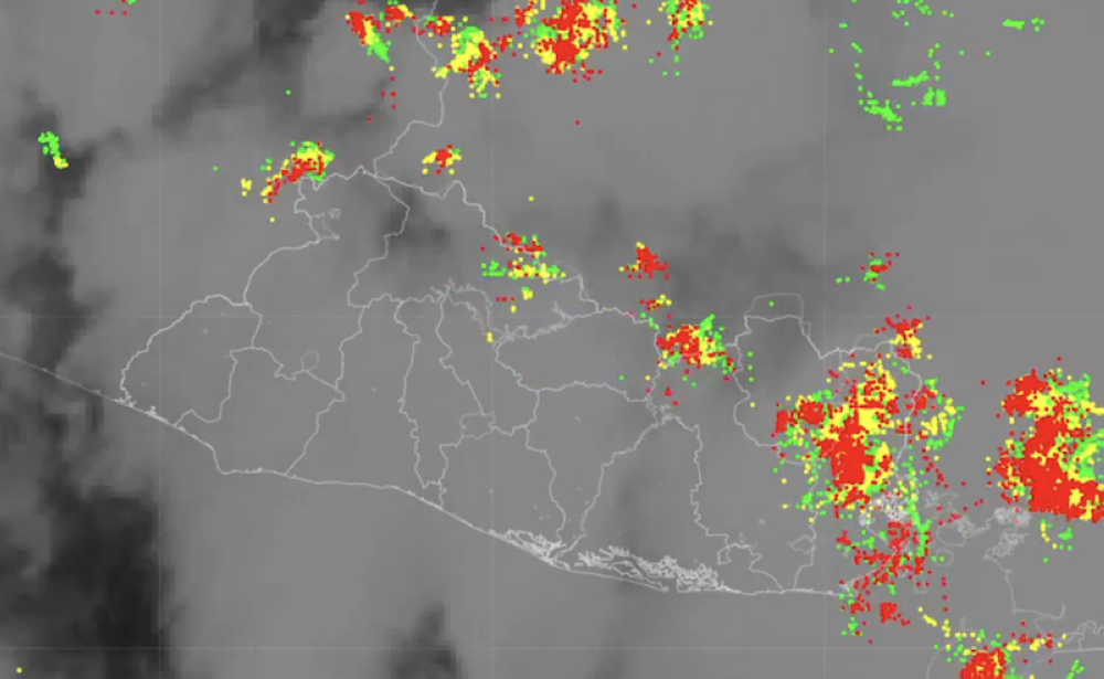 Lluvias continuarán este martes en casi todo el país, advierte el MARN