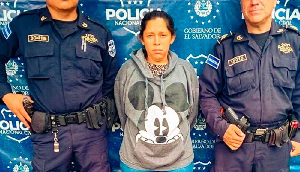 Capturan a pandillera en Sonsonate y entregan a su bebé de seis días de nacida al CONAPINA