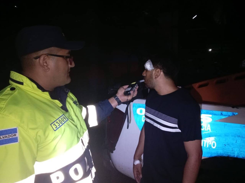 Detienen a motociclista bajo los efectos del alcohol que atropelló a un peatón