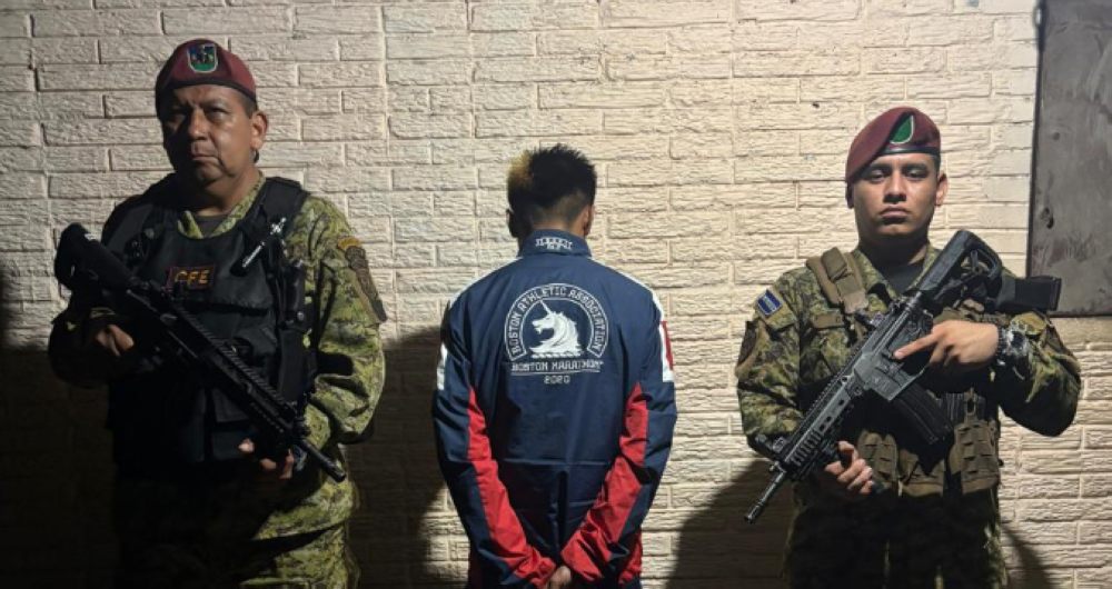 Detienen a menor de edad en Soyapango con 11 porciones de marihuana