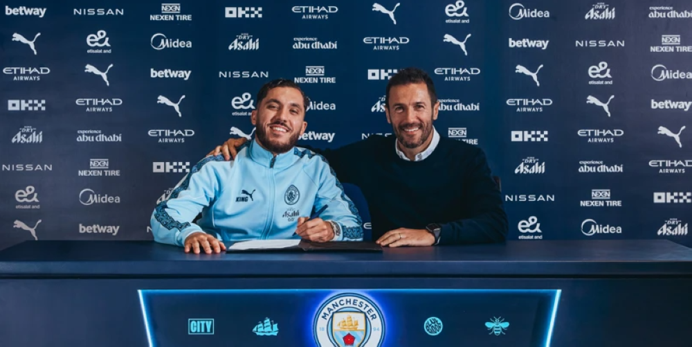 Rayan Cherki es nuevo jugador del Manchester City hasta 2030